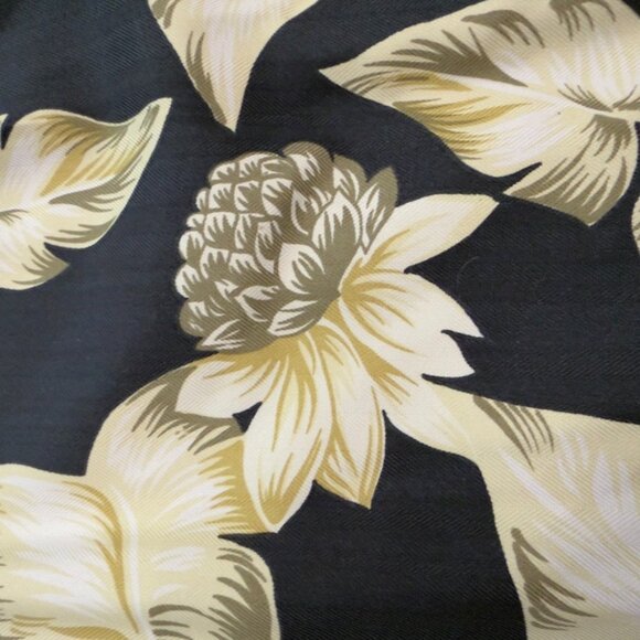 Tommy Bahama 100% Silk Floral Button-Down Shirt – Size XL - Picture 15 of 16